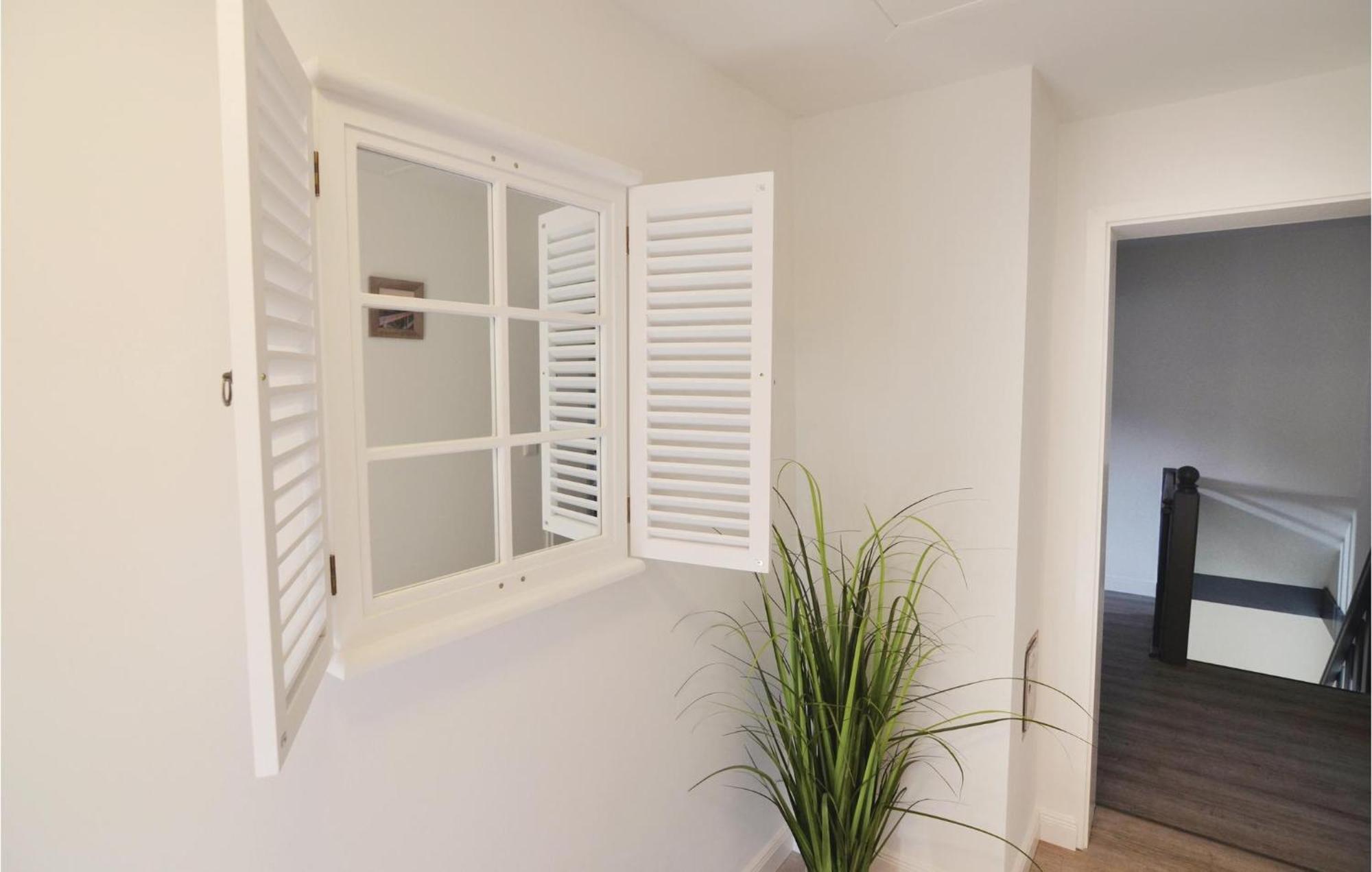 5 Bedroom Beautiful Home In Ockholm Екстериор снимка